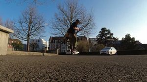 360 Grad Präzisionssprung mit Anlauf